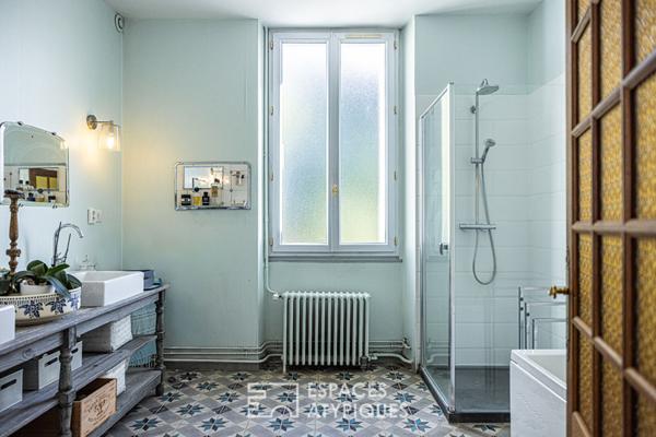 Elégante maison bourgeoise et son jardin