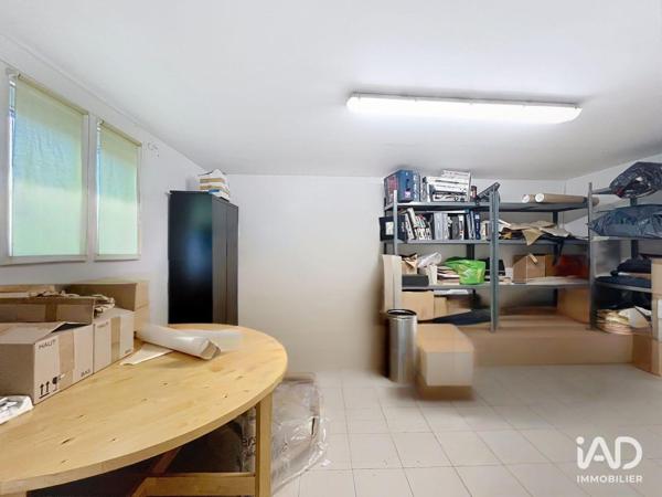 Location local d’activité 255 m² Brie-Comte-Robert