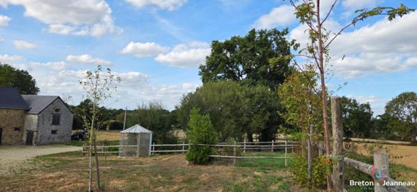 EN EXCLUSIVITE Longère rénovée sur 1ha66 à Soulgé sur Ouette