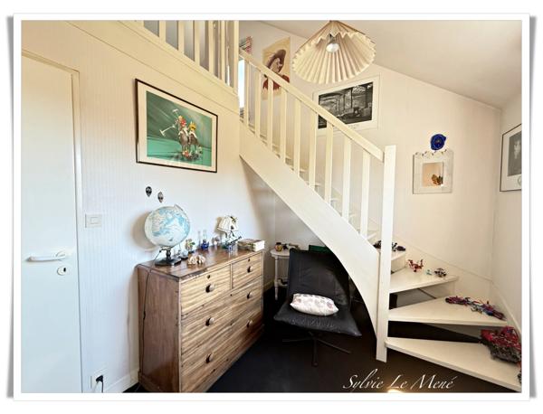 Maison d’Architecte Spacieuse et Lumineuse à Vendre à Rohan – 205 m² habitables