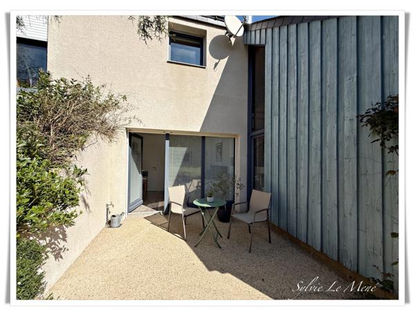 Maison d’Architecte Spacieuse et Lumineuse à Vendre à Rohan – 205 m² habitables