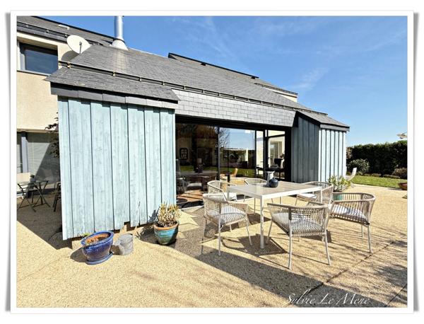 Maison d’Architecte Spacieuse et Lumineuse à Vendre à Rohan – 205 m² habitables