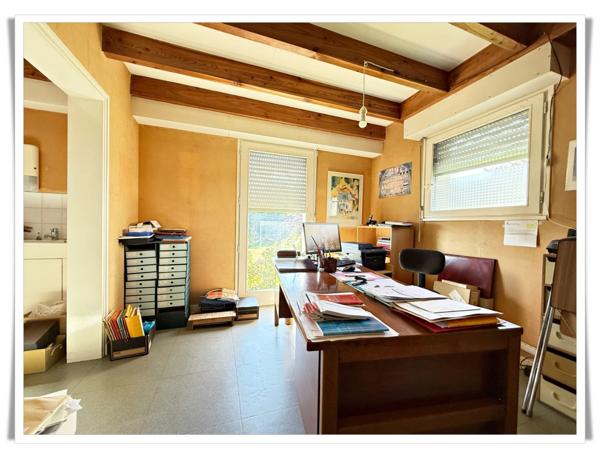 Maison d’Architecte Spacieuse et Lumineuse à Vendre à Rohan – 205 m² habitables