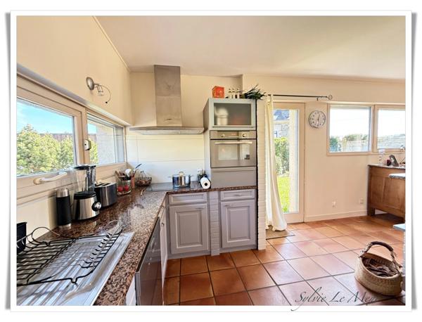 Maison d’Architecte Spacieuse et Lumineuse à Vendre à Rohan – 205 m² habitables