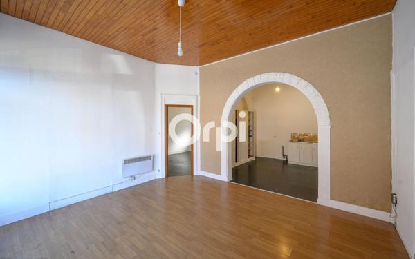 Immeuble à vendre    11 pièces •  Avesnes-sur-Helpe