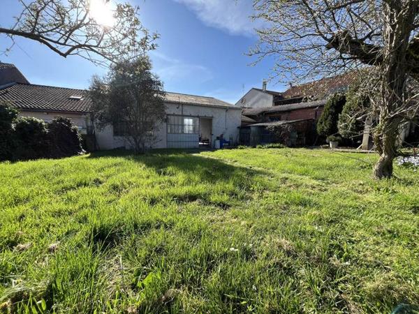 Maison à vendre |  Lavit |  2 pièces | 180 m²