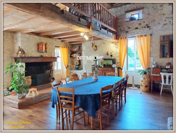 grande maison + gite à vendre 10 pièces Proche de BARBEZIEUX SAINT HILAIRE (16)