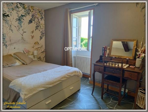 grande maison + gite à vendre 10 pièces Proche de BARBEZIEUX SAINT HILAIRE (16)