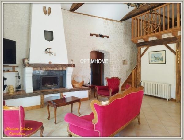 grande maison + gite à vendre 10 pièces Proche de BARBEZIEUX SAINT HILAIRE (16)