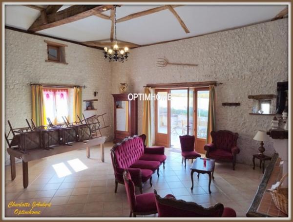 grande maison + gite à vendre 10 pièces Proche de BARBEZIEUX SAINT HILAIRE (16)