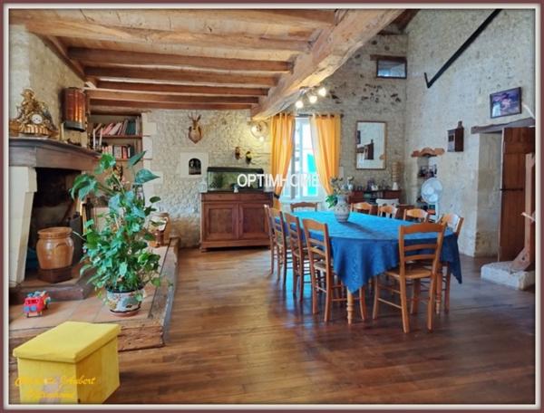 grande maison + gite à vendre 10 pièces Proche de BARBEZIEUX SAINT HILAIRE (16)