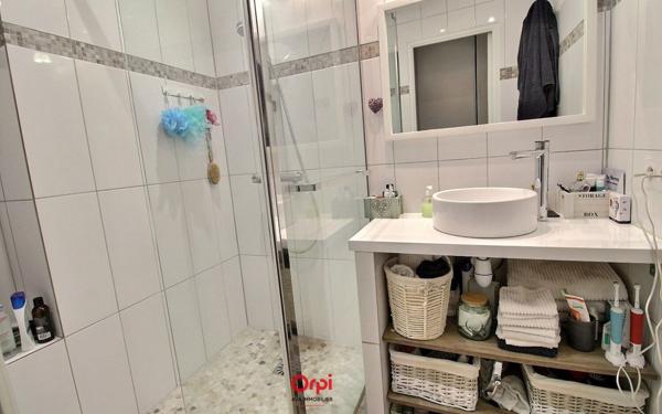 Appartement à vendre    3 pièces • 60 m2 Marseille 12