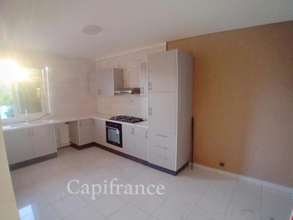 Appartement à louer 4 pièces de 101 m² à Passamainty MAMOUDZOU (976)