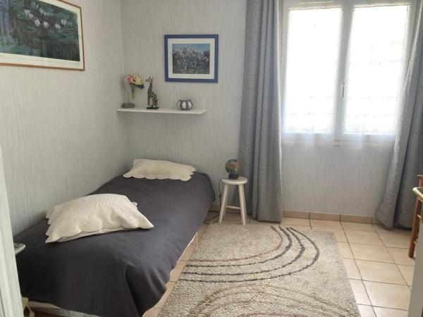 Ensemble immobilier maison / appartement T2 / studio T1 bis de 210 m² de plain pied