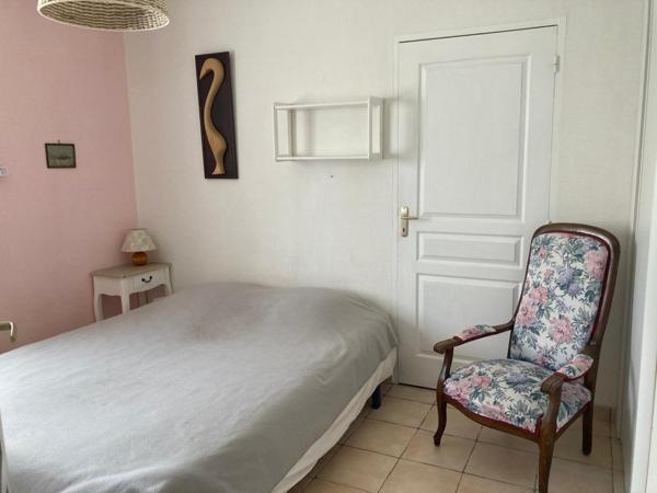 Ensemble immobilier maison / appartement T2 / studio T1 bis de 210 m² de plain pied