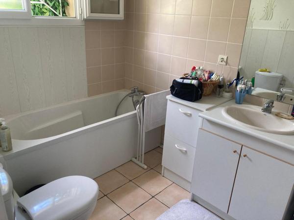 Ensemble immobilier maison / appartement T2 / studio T1 bis de 210 m² de plain pied