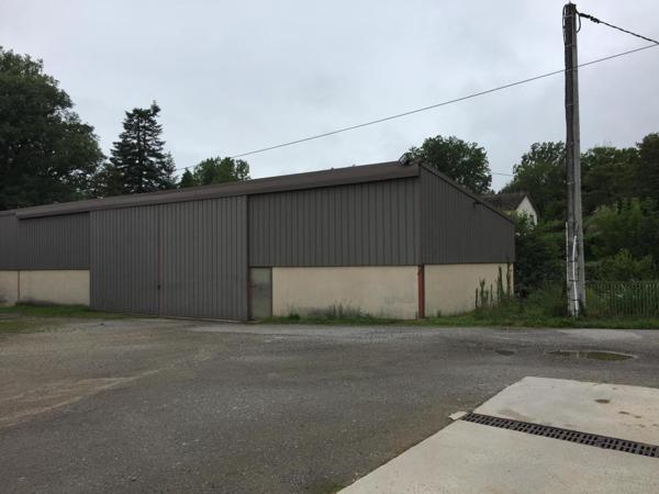 Hangar commercial très bon état et fonctionnel