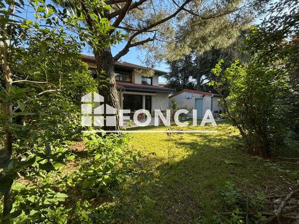 À vendre Maison 5 pièces 170 m² - Lyon 69008