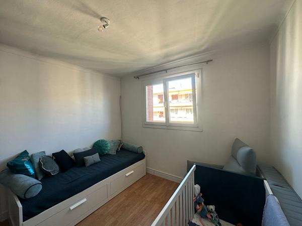 3/4 pièces en dernier étage au Calme - Appartement traversant avec balcon en centre ville