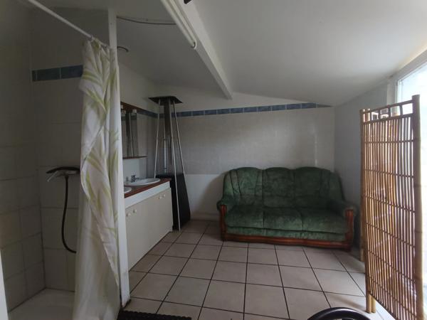 ENSEMBLE IMMOBILIER BAR RESTAURANT AVEC APPARTEMENTS .