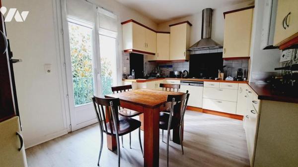 Secteur prisé  Jeanne D'Arc  - Appartement type 6 - 4 chambres - Garage . 