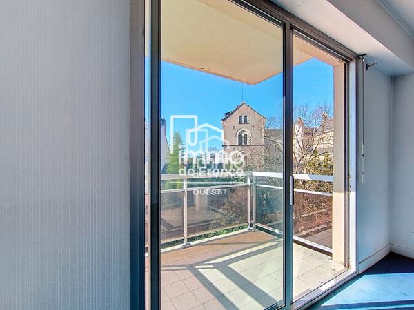 Appartement Nantes 1 pièce(s) 28.58 m2 - Balcon - Guist'Hau