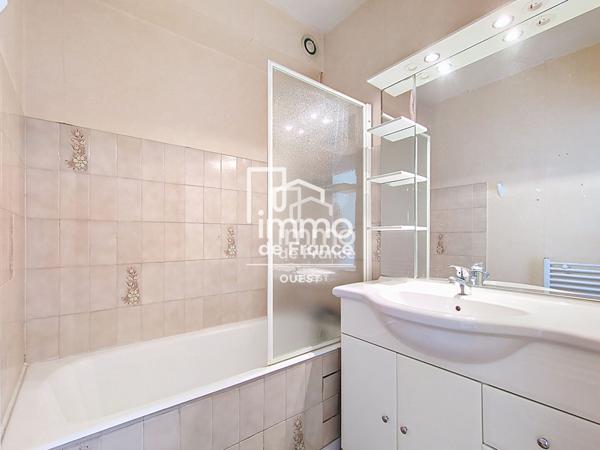 Appartement Nantes 1 pièce(s) 28.58 m2 - Balcon - Guist'Hau