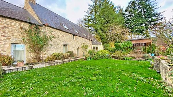 Longère au calme avec terrain arboré et dépendance