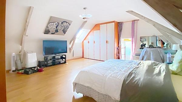 Longère au calme avec terrain arboré et dépendance