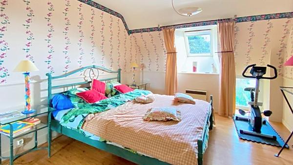 Longère au calme avec terrain arboré et dépendance