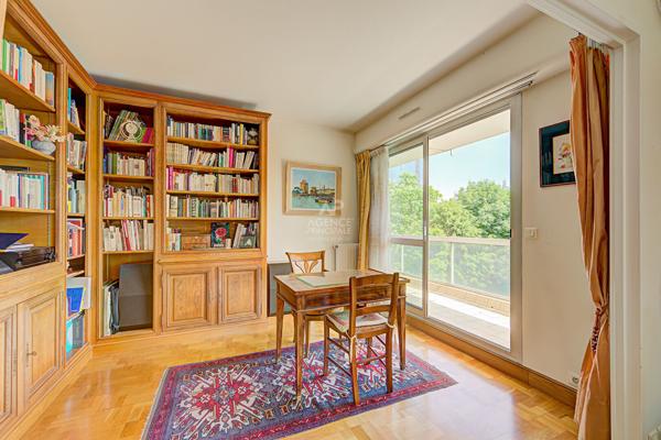 Appartement Saint Germain En Laye 5 pièce(s) 102.46 m2 800 000 € **  - Référence  18223