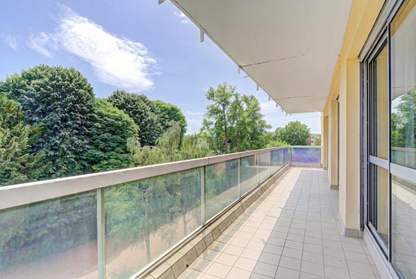 Appartement Saint Germain En Laye 5 pièce(s) 102.46 m2 800 000 € **  - Référence  18223
