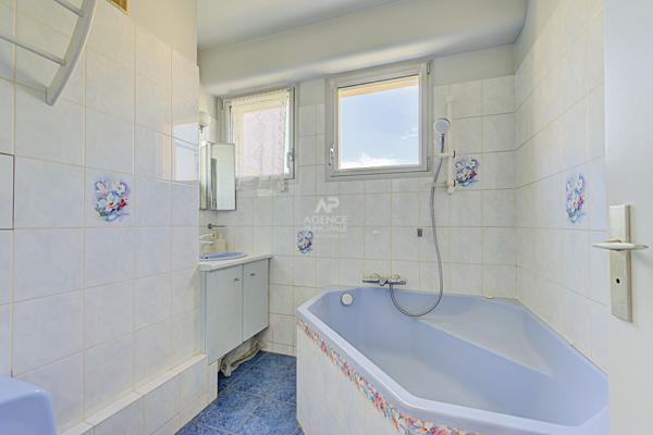 Appartement Saint Germain En Laye 5 pièce(s) 102.46 m2 800 000 € **  - Référence  18223