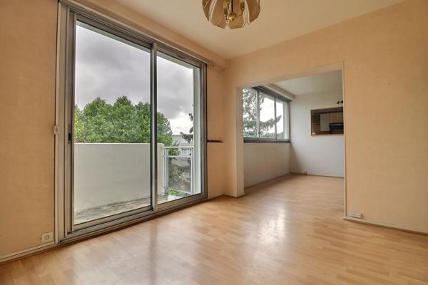 Appartement Saint Leu La Foret 4 pièce(s) 68 m2+ cave+ place de parking