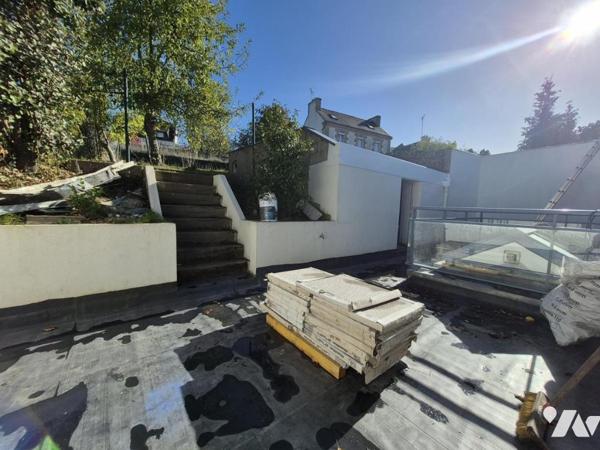 PONTIVY CENTRE – IMMEUBLE COMPRENANT DEUX LOTS