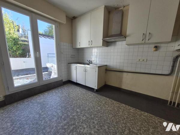 PONTIVY CENTRE – IMMEUBLE COMPRENANT DEUX LOTS