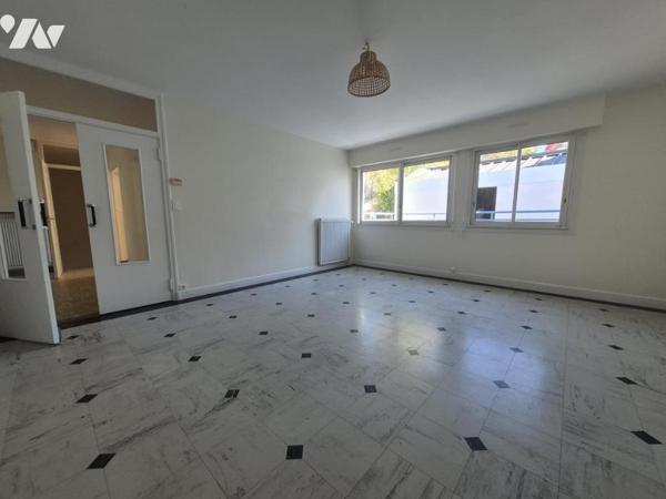 PONTIVY CENTRE – IMMEUBLE COMPRENANT DEUX LOTS