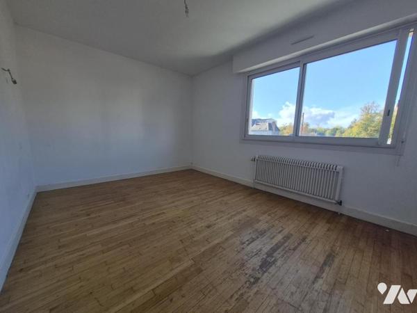 PONTIVY CENTRE – IMMEUBLE COMPRENANT DEUX LOTS