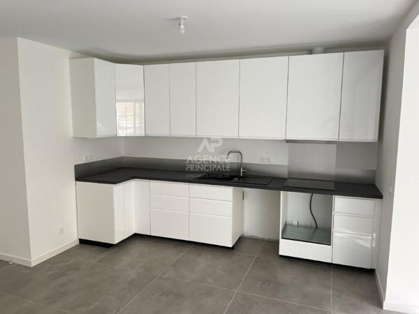 Appartement avec jardin 4 pièces 91 m2 - Secteur Pereire Saint Germain En Laye Loyer 2 550 €/mois charges comprises **  - Référence  18585