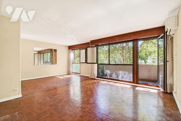 Appartement de 5 pièces avec balcon et box