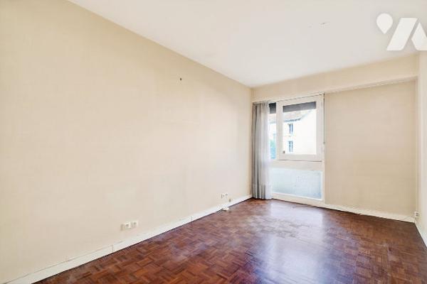 Appartement de 5 pièces avec balcon et box