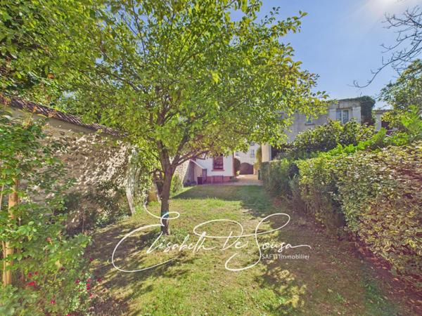 79 m2 carrez - 110 m2 au sol + sous-sol de 44 m2 + garage