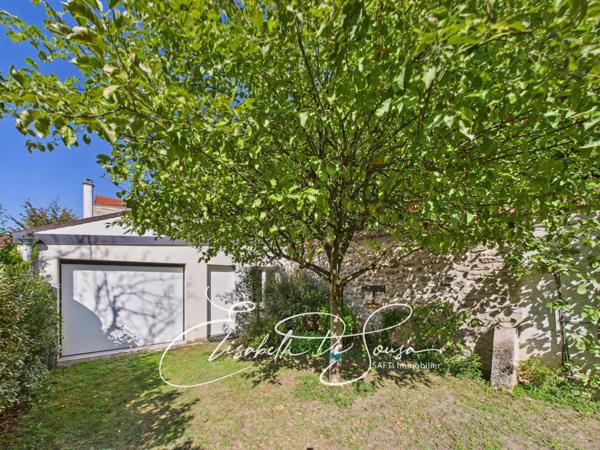 79 m2 carrez - 110 m2 au sol + sous-sol de 44 m2 + garage