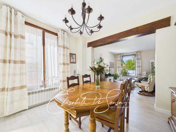 79 m2 carrez - 110 m2 au sol + sous-sol de 44 m2 + garage