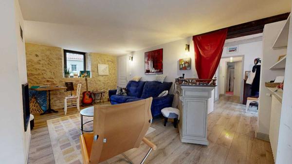 Maison ancienne - Le bugue Il était une fois…un domaine secret en Périgord Noir Avec une maison principale, 2 chambres d’hôtes et 2 gîtes, proche des commodités.
