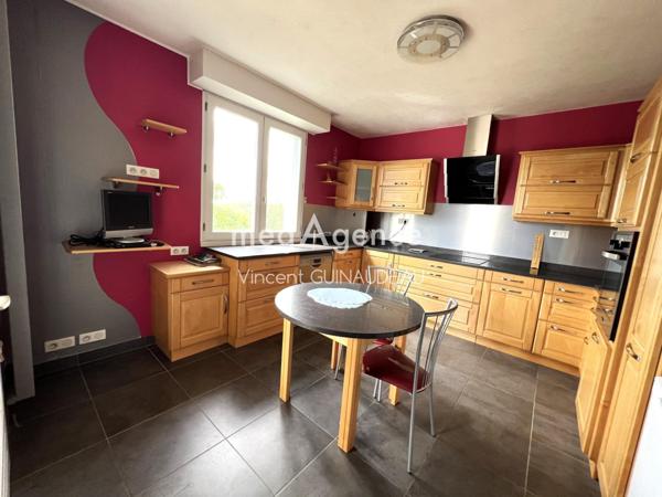 Maison à POUZAUGES, 85700 - 6 pièces 175m²