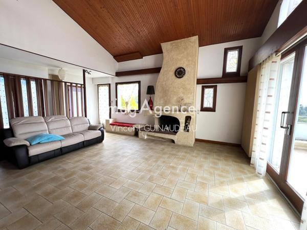 Maison à POUZAUGES, 85700 - 6 pièces 175m²