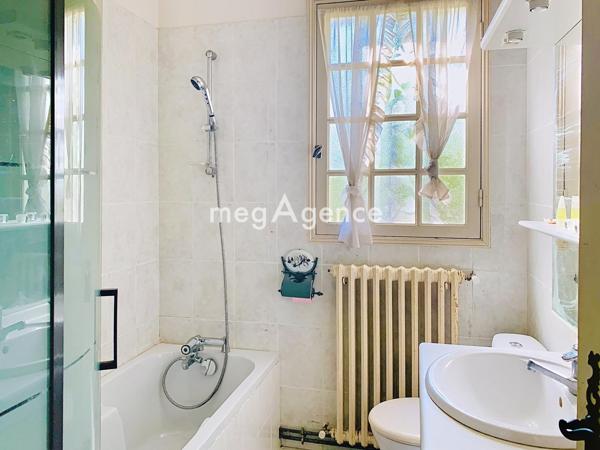 Maison à PORT-SAINTE-FOY-ET-PONCHAPT, 33220 - 7 pièces 205m²