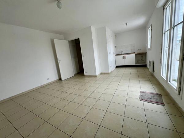 F2 DERNIER ETAGE