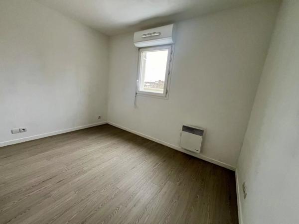 F2 DERNIER ETAGE